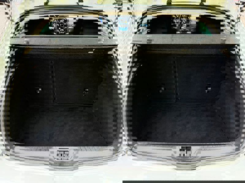 Image Renault MEGANE IV BERLINE 5 PTES. 1.6 TCe 205 GT Full leds GPS Caméra Bose Bluetooth Régul adapt Clim auto Gtie 1 an 